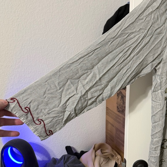 Chic Long Sleeve Embroidered Dress in Gray and Green - Picture 5 of 7